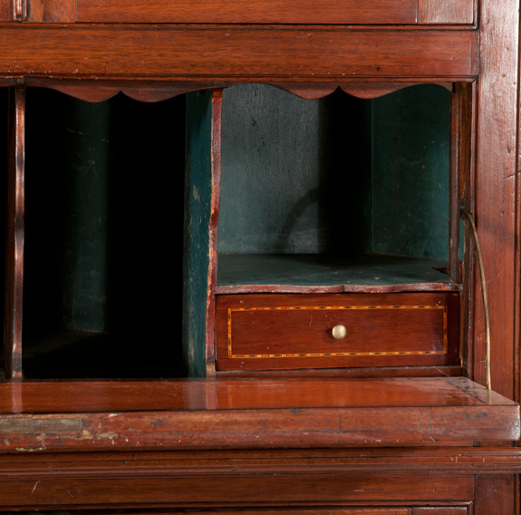Fine 18th Century Chippendale Mahogany Corner Cupboard